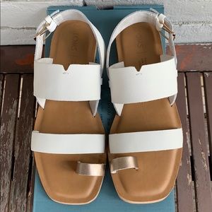 👱🏼‍♀️Toms Sandals. Size 7.5.